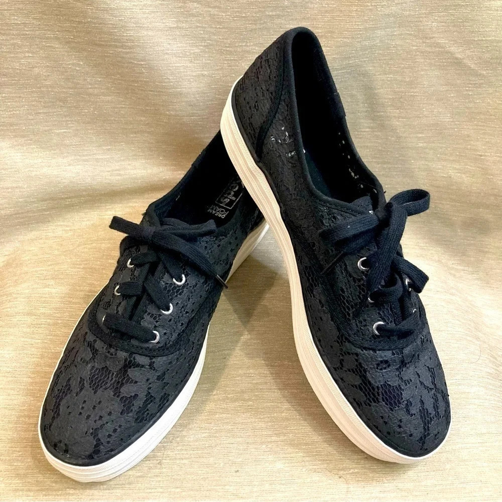 KEDS Sz 10 Triple Cvo Festival Dream Foam Insoles Lace Up Lace Sneakers NWOT